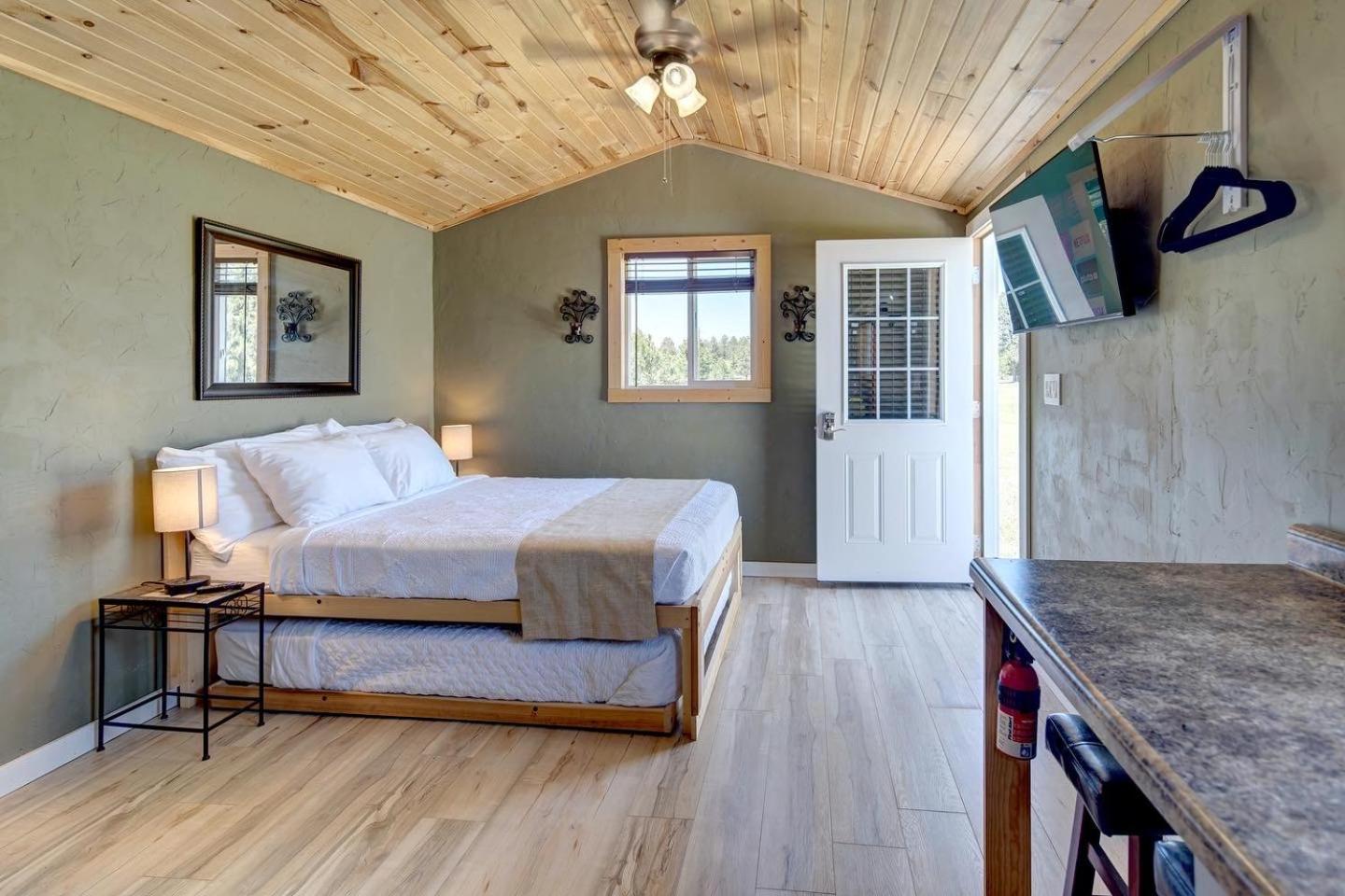 Eagle'S Landing Lodge Custer Εξωτερικό φωτογραφία